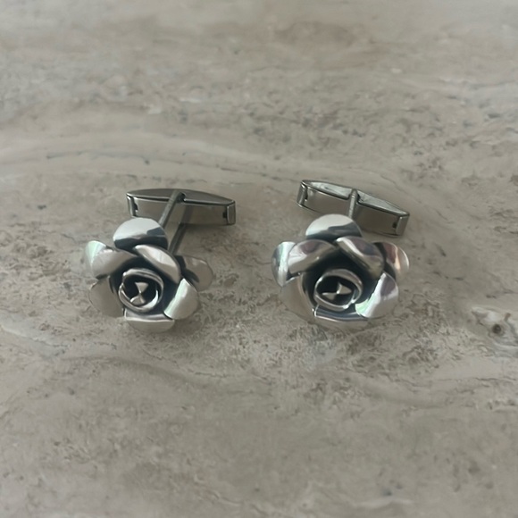 Vintage Silver Rose cuff links - Picture 1 of 3